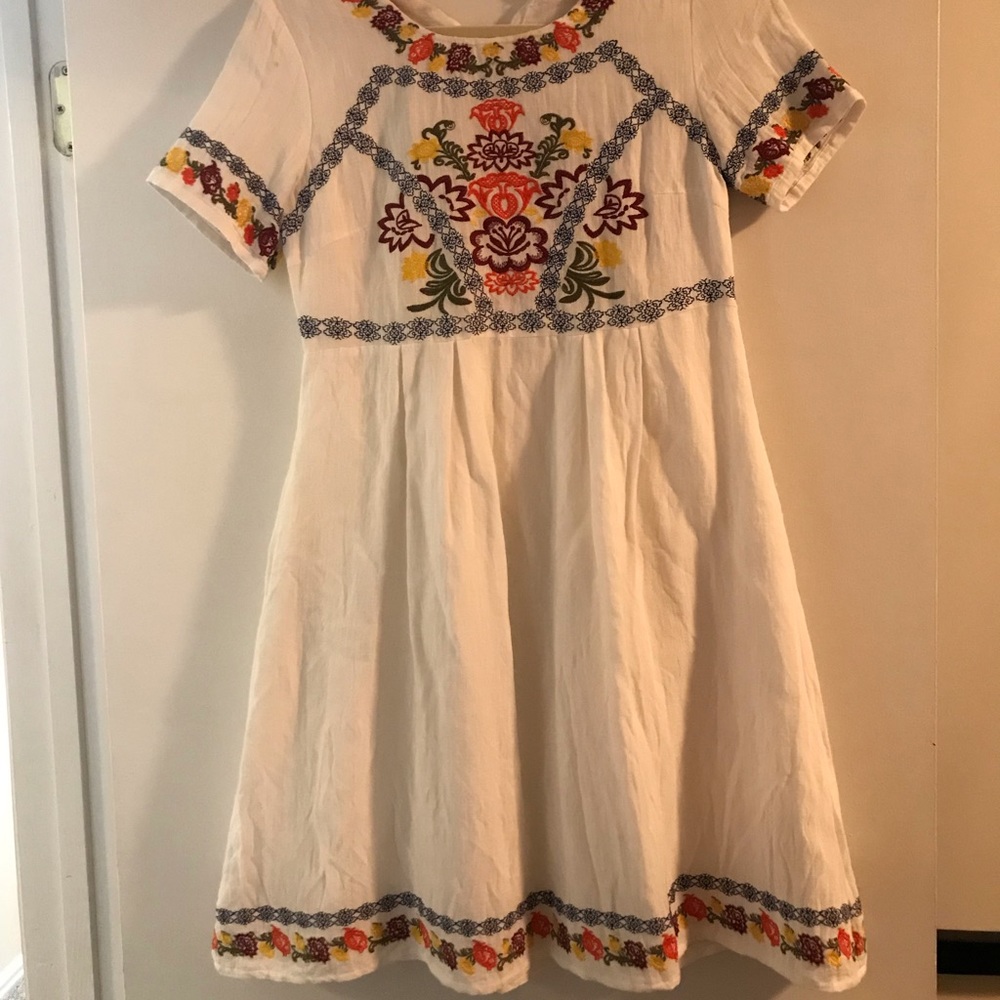 White floral embroidered boutique dress